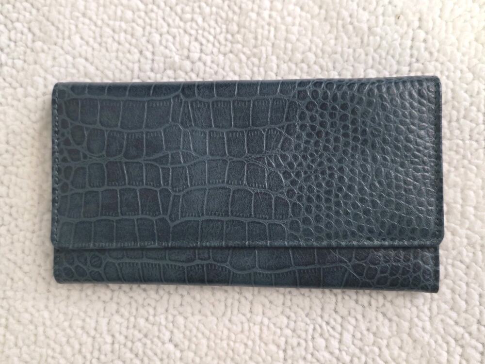 Union Code Teal Green RFID Protected Genuine Leather Crocodile Embossed Wallet